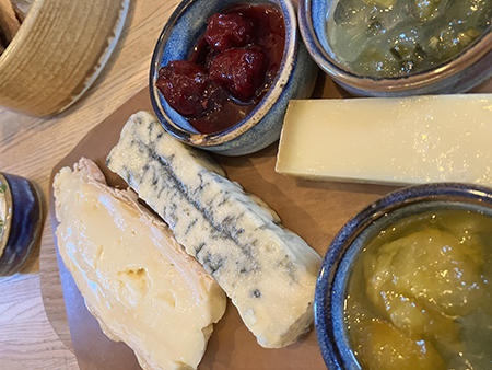 Tre sorters ost och tre sorters marmelad K5