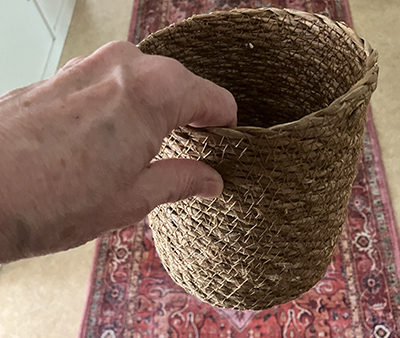 Liten rund korg till jobbet