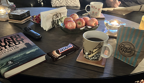 Lördagskaffe med glass och godis