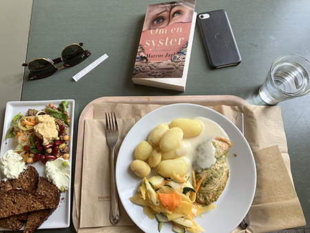 Laxlunch på Uppsala slott med Om en syster Laxlunch på Uppsala slott med Om en syster