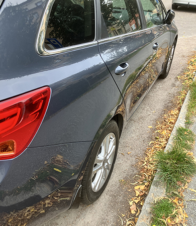 Bilen höger