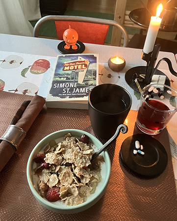 Måndagsfrukost med tända ljus Hopptimisten och The Sun Down Motel