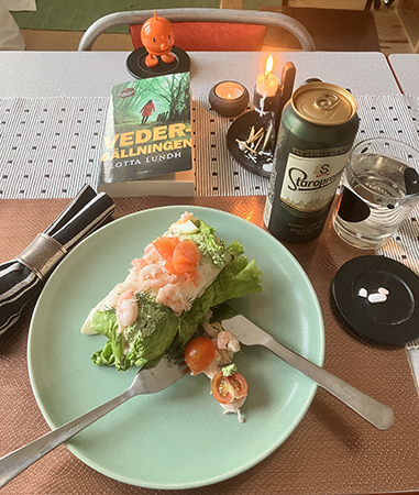 Smörgåstårta med Hopptimisten och Vedergällningen