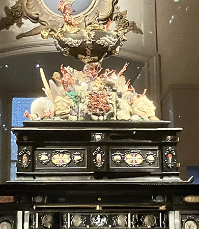 Augsburgska skåpet med venusberget överst Gustavianum