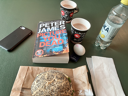 Torftig jobblunch macka o ägg varm choklad boken Picture you dead Torftig jobblunch macka o ägg varm choklad boken Picture you dead