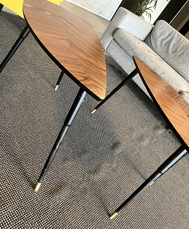 Bord i väntrummet på plåtverkstan Bord i väntrummet på plåtverkstan