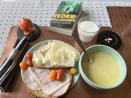 Kvällsmat mackor thaisoppa Hopptimisten och Vedergällningen