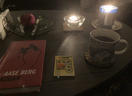 Kvällskaffe med Haggan Trisslott o tända ljus
