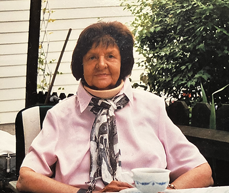 Mamma fotad av mammakusinen B