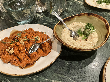 Paprikaröra och Baba Ganoush på Byblos