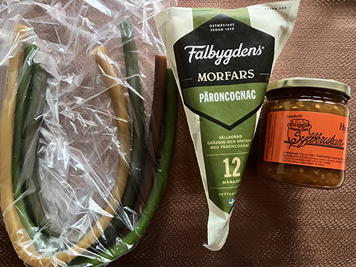 Remmar Morfars päroncognacsost o hjortronsylt