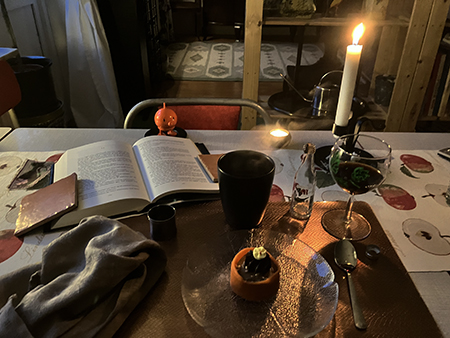 Kaffe o Noisette bokuppslag Hopptimisten tända ljus dessertvin från Cypern