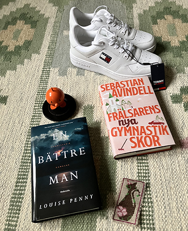 Böckerna En bättre man o Frälsarens nya gymnastikskor med Hopptimisten o nya vita gympadojor