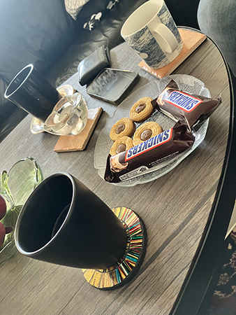 Söndagsfika hemma med Snickersglass Ballerina och Anna