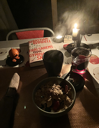 Fredagsfrukost med tända ljus Hopptimisten o Frälsarens nya gymnastikskor