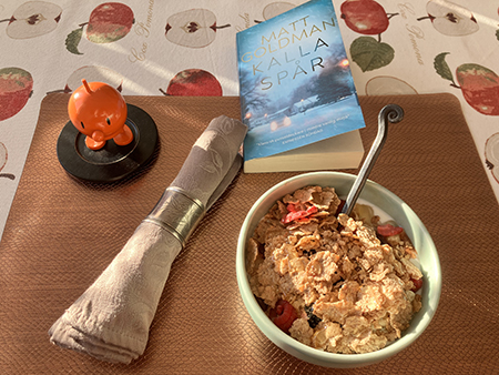 Filfrukost med magmedicin i Hopptimisten och Kalla spår