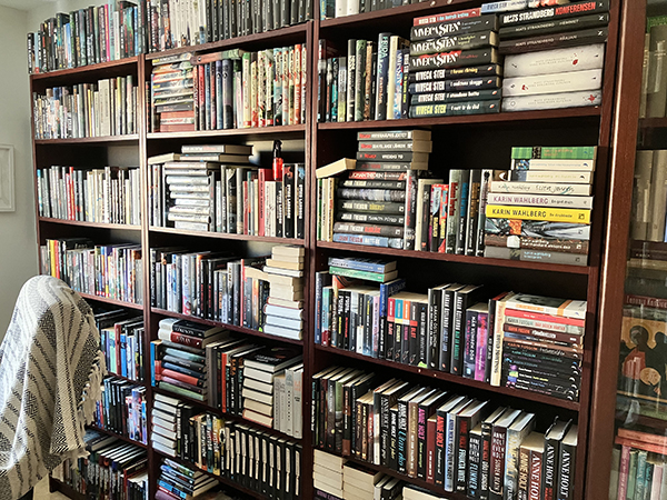 Böcker östra sidan 1