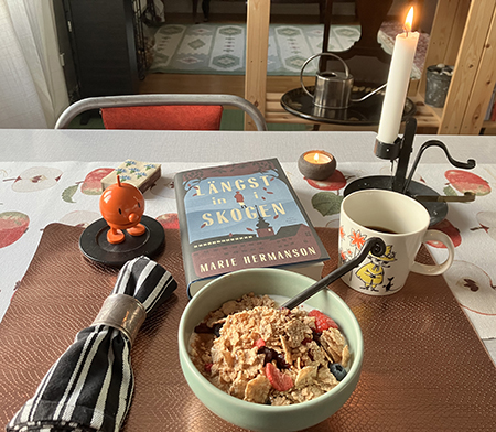 Frukost med Hopptimisten Längst in i skogen o tända ljus Frukost med Hopptimisten Längst in i skogen o tända ljus