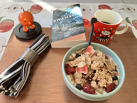 Filfrukost med magmedicin Hopptimisten och Värd att döda