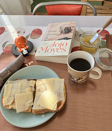 Frukost med rostat bröd Annas marmelad Hopptimisten o Andra kvinnors liv