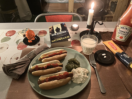 Kycklingkorv med bröd räksallad bostongurka Hopptimisten och Åtta månader