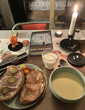 Mackor och Thaisoppa Hopptimisten och Längst in i skogen Mackor och Thaisoppa Hopptimisten och Längst in i skogen