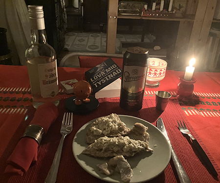 Förrätt med gubbröra på knäcke sill öl snaps Hopptimisten Lova mig tystnad