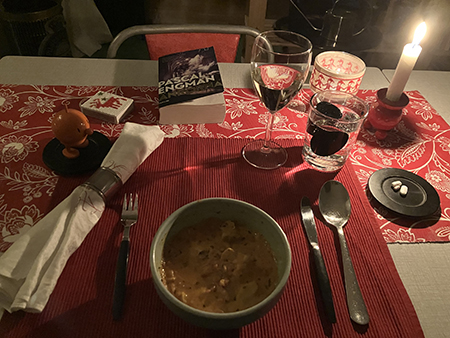 Gotländsk fisksoppa från Korgtassen Hopptimisten Änkorna och ett glas Terre di Mario bianco