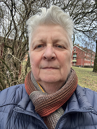 Selfie juldagspromenad i julklappshalsduk Selfie juldagspromenad i julklappshalsduk