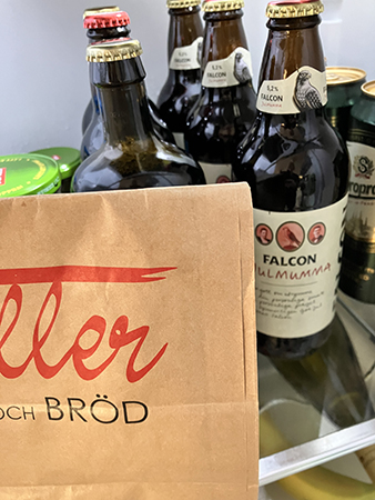 Påse från Triller o mumma o julölflaskor i kylen