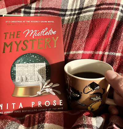 The Mistletoe Mystery o kaffe på sängen