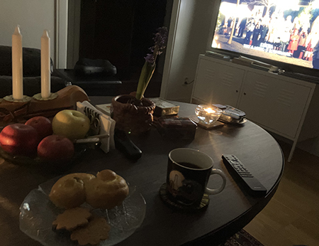 Luciamorgonsfika med lussekatt o pepparkakor