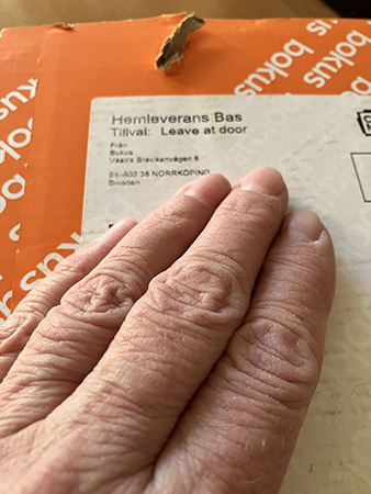 Paket från Bokus Leave at door trasigt