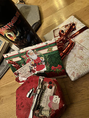 Vin och paket från Anna och Tisslingarna