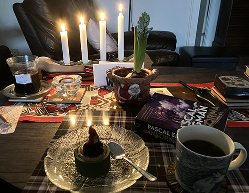 Fjärde adventsfika med julnoisette o Änkorna