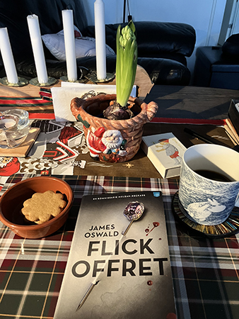 Förmiddagsfika hemma med pepparkakor o Flickoffret