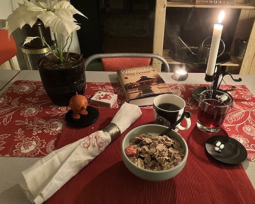 Torsdagsfrukost med Döda kvinnor förlåter inte o Hopptimisten