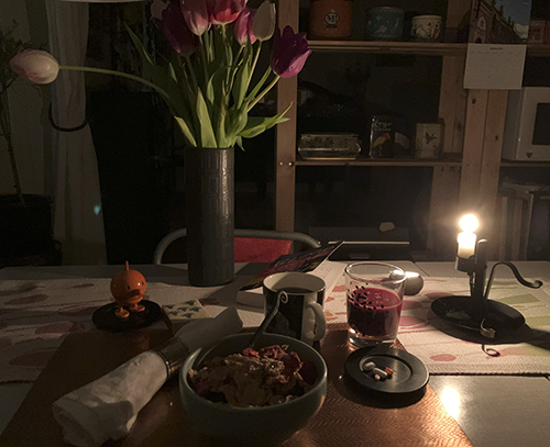 Onsdagsfrukost med tulpaner som sticker iväg Hopptimisten o Blood Sugar Onsdagsfrukost med tulpaner som sticker iväg Hopptimisten o Blood Sugar