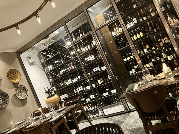 Vinskåp på Boquerone tapas & bar