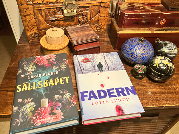 Böckerna Sällskapet och Fadern