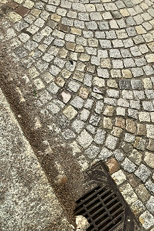 Gatstenar och dagbrunn