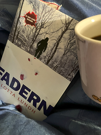 Fadern o kaffe på sängen i Ninnimugg