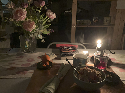 Fredagsfrukost med Fallet Valentina tulpaner o Hopptimisten