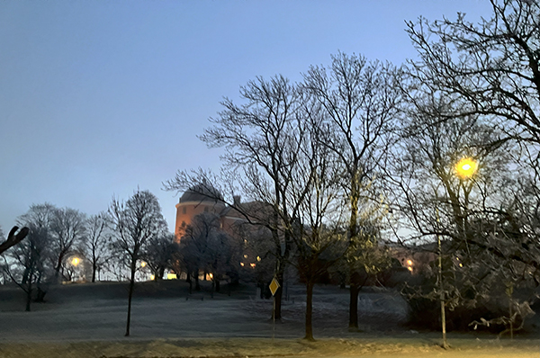 Uppsala slott från Dag Hammarskjölds väg