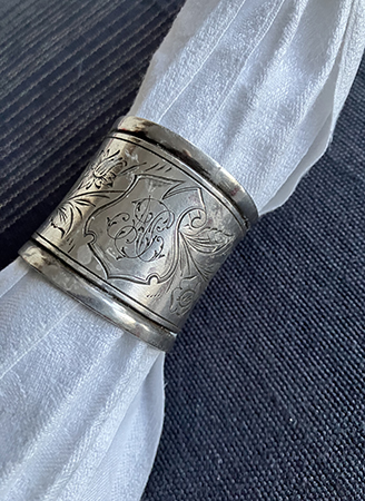 Putsad servettring med NP