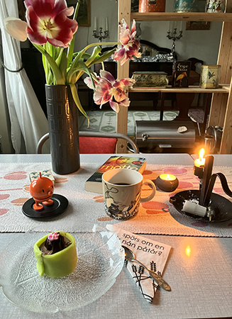 Fredagsfika med noisette från Triller tulpaner Hopptimisten o tända ljus Fredagsfika med noisette från Triller tulpaner Hopptimisten o tända ljus