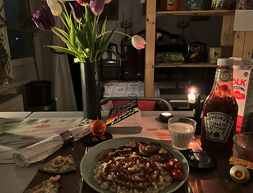 Makaroner o kycklingkorv Hopptimisten tulpaner Blood Sugar o tända ljus