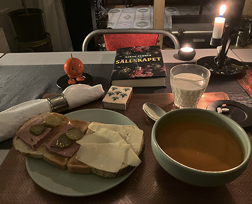 Rostade mackor tomatsoppa Hopptimisten och Sällskapet