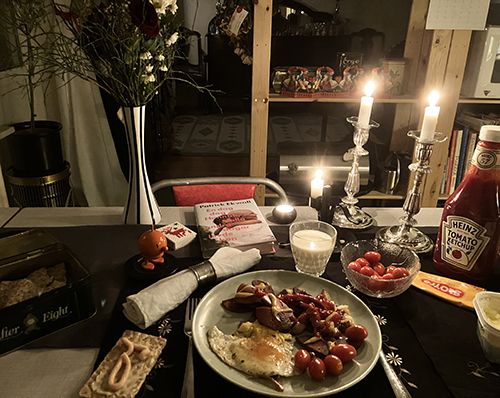 Stekt kycklingkorv potatis o ägg knäckemacka Hopptimisten Hannahboken Stekt kycklingkorv potatis o ägg knäckemacka Hopptimisten Hannahboken