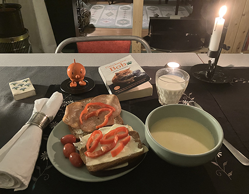 Thaisoppa mackor Hopptimisten Bob o tända ljus Thaisoppa mackor Hopptimisten Bob o tända ljus